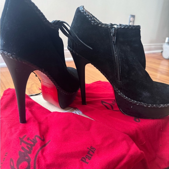 Used - Picture 2 of 5